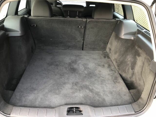 Серый Вольво В50, объемом двигателя 2 л и пробегом 301 тыс. км за 5674 $, фото 3 на Automoto.ua