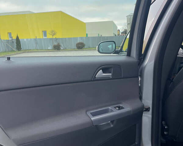 Сірий Вольво V50, об'ємом двигуна 1.6 л та пробігом 245 тис. км за 7300 $, фото 23 на Automoto.ua