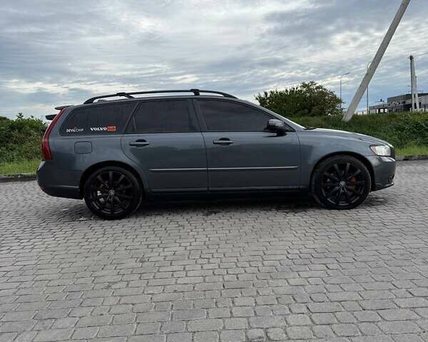 Сірий Вольво V50, об'ємом двигуна 2 л та пробігом 339 тис. км за 7500 $, фото 3 на Automoto.ua