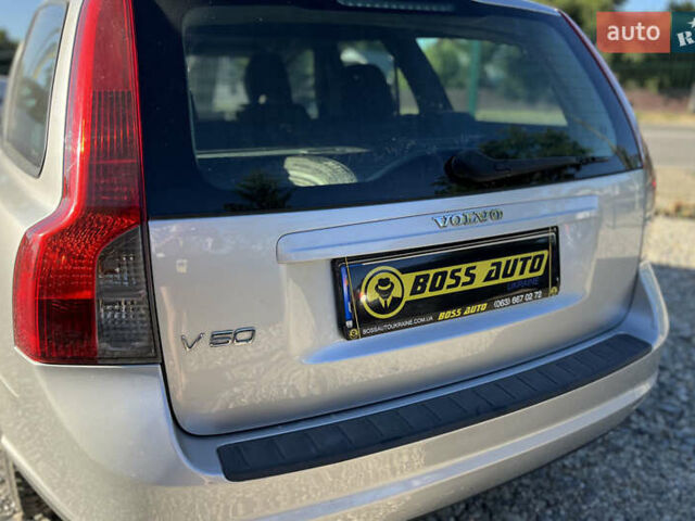 Серый Вольво В50, объемом двигателя 1.56 л и пробегом 217 тыс. км за 7000 $, фото 21 на Automoto.ua