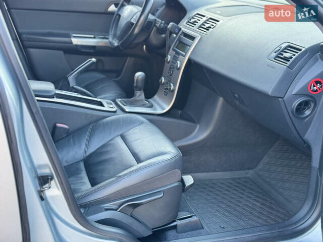 Серый Вольво В50, объемом двигателя 2 л и пробегом 340 тыс. км за 7300 $, фото 26 на Automoto.ua