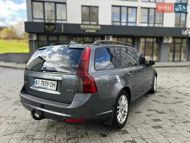 Вольво В50 2008 в Новояворовск на Automoto.ua Серый Вольво В50, объемом двигателя 2 л и пробегом 420 тыс. км за 5600 $, фото 8 на Automoto.ua