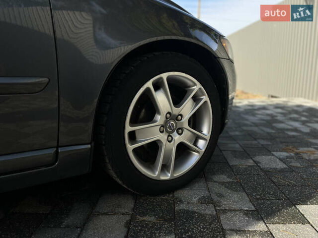 Сірий Вольво V50, об'ємом двигуна 1.6 л та пробігом 232 тис. км за 4800 $, фото 9 на Automoto.ua