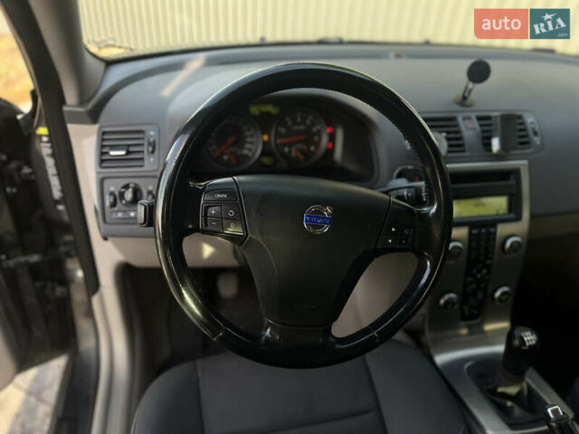 Сірий Вольво V50, об'ємом двигуна 1.6 л та пробігом 232 тис. км за 4800 $, фото 17 на Automoto.ua