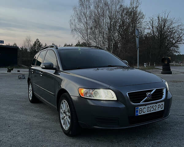 Серый Вольво В50, объемом двигателя 1.6 л и пробегом 284 тыс. км за 5750 $, фото 2 на Automoto.ua