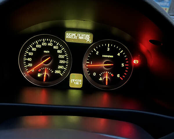 Серый Вольво В50, объемом двигателя 1.6 л и пробегом 284 тыс. км за 5750 $, фото 11 на Automoto.ua