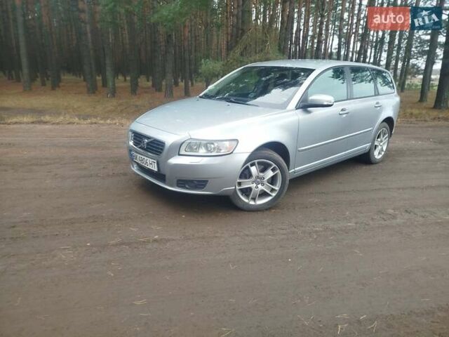 Серый Вольво В50, объемом двигателя 2.4 л и пробегом 277 тыс. км за 7300 $, фото 7 на Automoto.ua