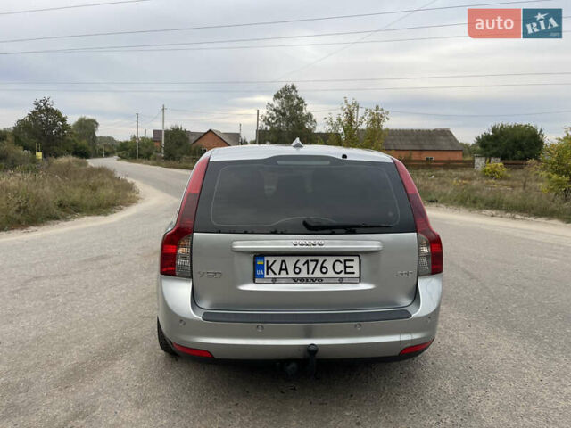Сірий Вольво V50, об'ємом двигуна 2 л та пробігом 241 тис. км за 7500 $, фото 9 на Automoto.ua