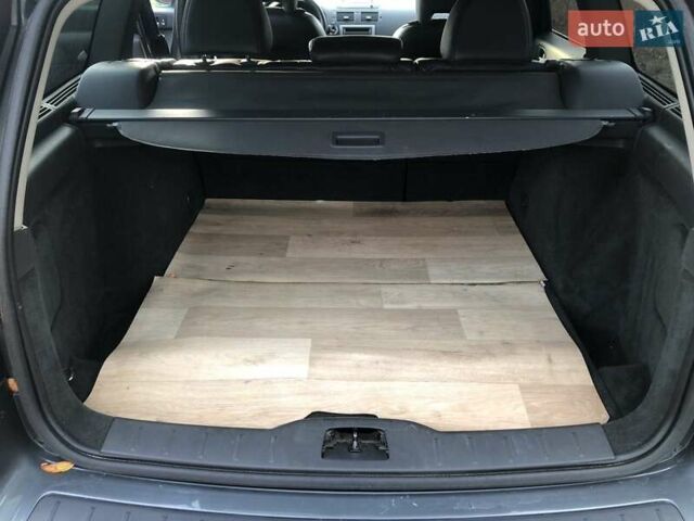 Серый Вольво В50, объемом двигателя 1.6 л и пробегом 260 тыс. км за 7000 $, фото 2 на Automoto.ua