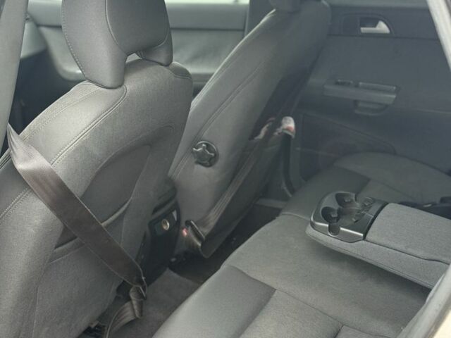 Серый Вольво В50, объемом двигателя 2 л и пробегом 190 тыс. км за 3250 $, фото 9 на Automoto.ua