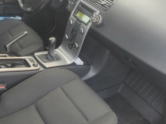 Сірий Вольво V50, об'ємом двигуна 0 л та пробігом 249 тис. км за 3600 $, фото 11 на Automoto.ua