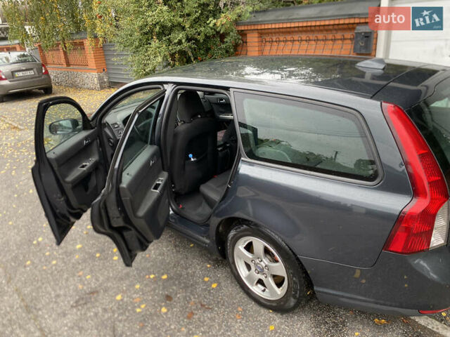 Сірий Вольво V50, об'ємом двигуна 1.56 л та пробігом 337 тис. км за 6300 $, фото 10 на Automoto.ua