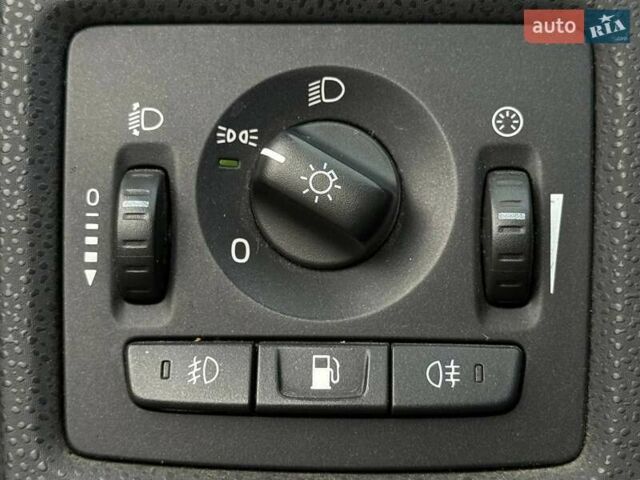 Серый Вольво В50, объемом двигателя 1.6 л и пробегом 221 тыс. км за 8999 $, фото 35 на Automoto.ua