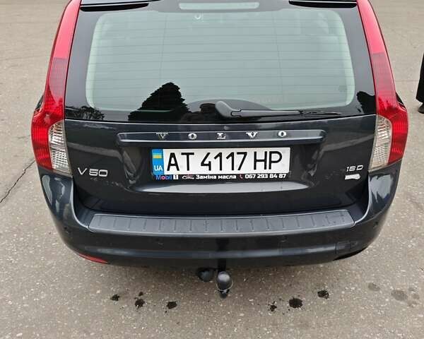 Серый Вольво В50, объемом двигателя 1.6 л и пробегом 265 тыс. км за 9999 $, фото 5 на Automoto.ua