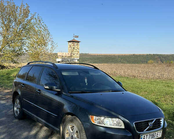 Серый Вольво В50, объемом двигателя 1.56 л и пробегом 221 тыс. км за 6300 $, фото 1 на Automoto.ua