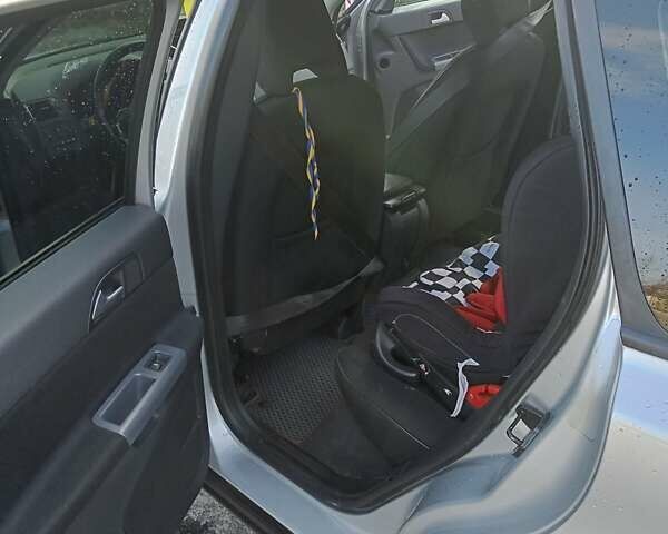 Серый Вольво В50, объемом двигателя 1.6 л и пробегом 270 тыс. км за 7250 $, фото 19 на Automoto.ua