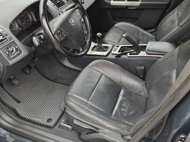 Серый Вольво В50, объемом двигателя 1.6 л и пробегом 265 тыс. км за 8999 $, фото 7 на Automoto.ua