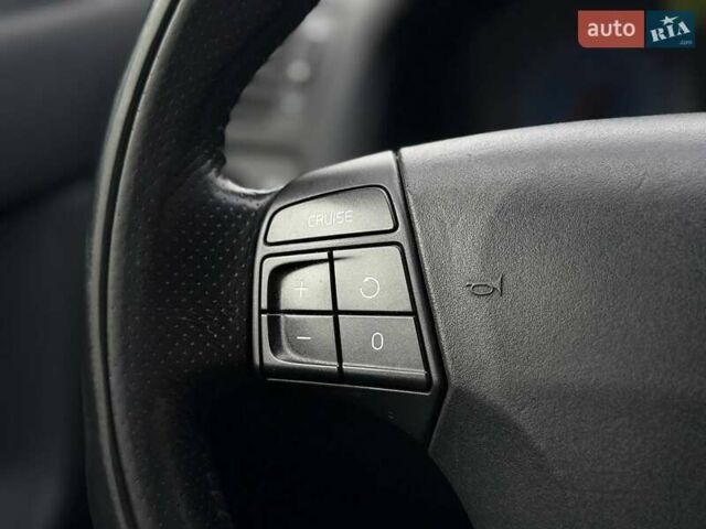 Серый Вольво В50, объемом двигателя 1.6 л и пробегом 221 тыс. км за 8999 $, фото 31 на Automoto.ua