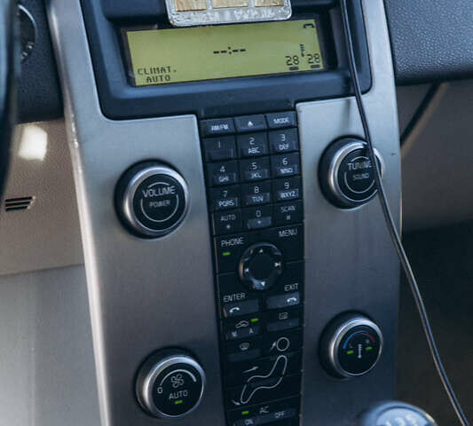 Серый Вольво В50, объемом двигателя 1.6 л и пробегом 280 тыс. км за 6800 $, фото 6 на Automoto.ua