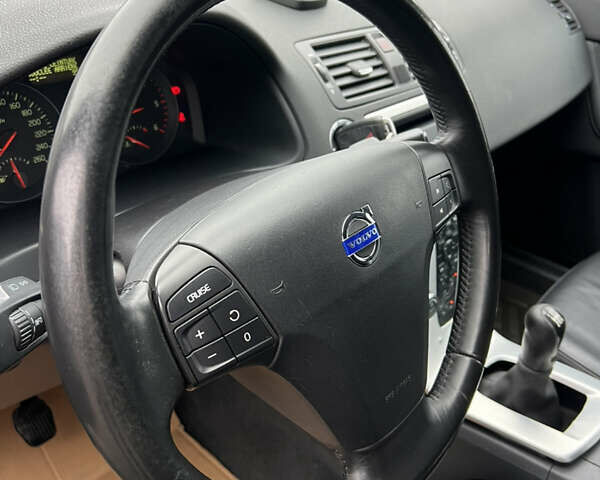 Сірий Вольво V50, об'ємом двигуна 1.6 л та пробігом 209 тис. км за 7222 $, фото 17 на Automoto.ua