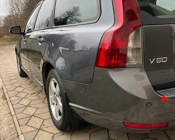 Сірий Вольво V50, об'ємом двигуна 1.6 л та пробігом 300 тис. км за 5800 $, фото 9 на Automoto.ua