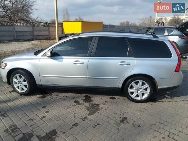 Серый Вольво В50, объемом двигателя 2 л и пробегом 260 тыс. км за 7700 $, фото 8 на Automoto.ua