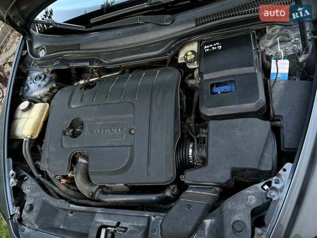 Вольво В50 2009 в Радивилове на Automoto.ua Серый Вольво В50, объемом двигателя 1.6 л и пробегом 275 тыс. км за 6900 $, фото 16 на Automoto.ua