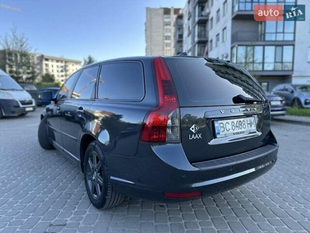 Вольво В50 2009 в Львове на Automoto.ua Серый Вольво В50, объемом двигателя 2 л и пробегом 228 тыс. км за 7700 $, фото 8 на Automoto.ua