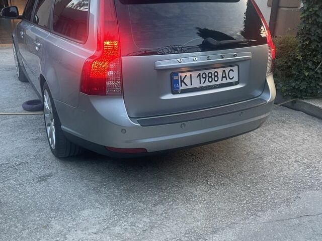 Серый Вольво В50, объемом двигателя 1.6 л и пробегом 245 тыс. км за 7500 $, фото 8 на Automoto.ua