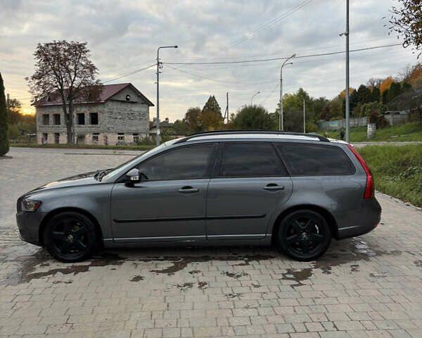 Серый Вольво В50, объемом двигателя 1.56 л и пробегом 274 тыс. км за 8200 $, фото 14 на Automoto.ua