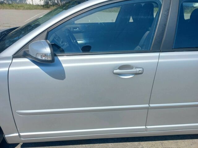 Серый Вольво В50, объемом двигателя 1.6 л и пробегом 228 тыс. км за 7999 $, фото 10 на Automoto.ua