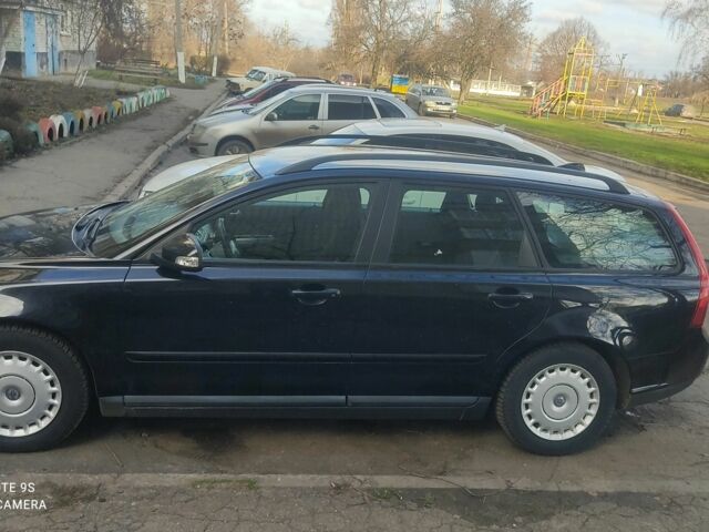 Сірий Вольво V50, об'ємом двигуна 0 л та пробігом 249 тис. км за 3600 $, фото 1 на Automoto.ua