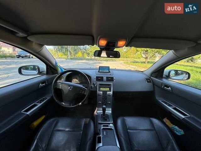 Вольво В50 2009 в Славуте на Automoto.ua Серый Вольво В50, объемом двигателя 2 л и пробегом 258 тыс. км за 7500 $, фото 4 на Automoto.ua