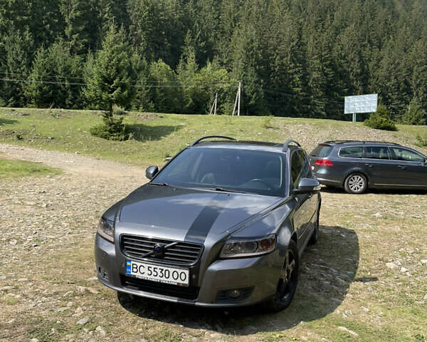 Серый Вольво В50, объемом двигателя 1.56 л и пробегом 274 тыс. км за 8200 $, фото 3 на Automoto.ua