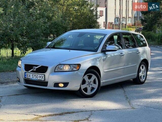 Вольво В50 2009 в Славуте на Automoto.ua Серый Вольво В50, объемом двигателя 2 л и пробегом 258 тыс. км за 7500 $, фото 11 на Automoto.ua