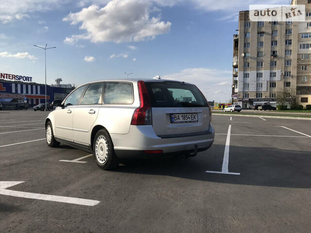Серый Вольво В50, объемом двигателя 1.6 л и пробегом 274 тыс. км за 5300 $, фото 3 на Automoto.ua