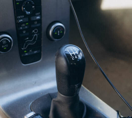 Серый Вольво В50, объемом двигателя 1.6 л и пробегом 280 тыс. км за 6800 $, фото 4 на Automoto.ua