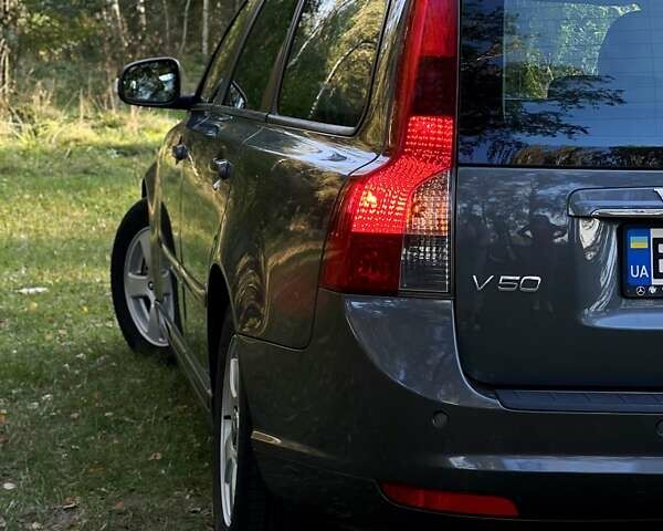Вольво В50 2009 в Радивилове на Automoto.ua Серый Вольво В50, объемом двигателя 1.6 л и пробегом 275 тыс. км за 6900 $, фото 12 на Automoto.ua