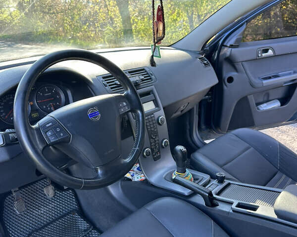 Серый Вольво В50, объемом двигателя 1.56 л и пробегом 221 тыс. км за 6300 $, фото 21 на Automoto.ua