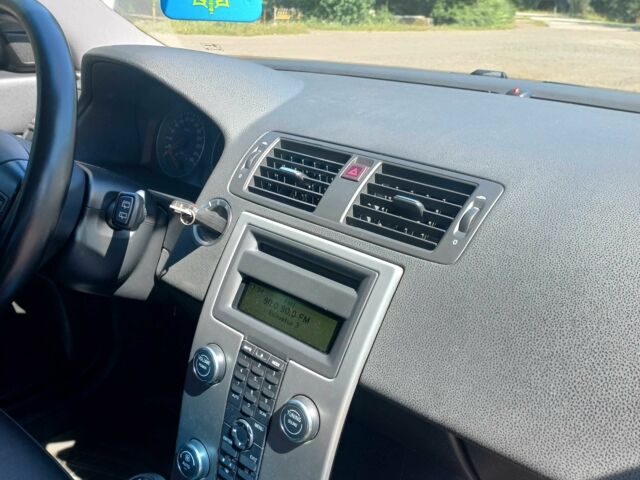 Серый Вольво В50, объемом двигателя 1.6 л и пробегом 228 тыс. км за 7999 $, фото 19 на Automoto.ua