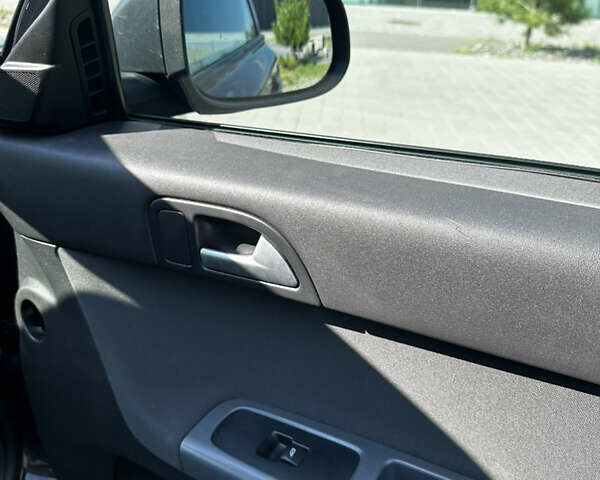 Серый Вольво В50, объемом двигателя 1.6 л и пробегом 252 тыс. км за 7700 $, фото 12 на Automoto.ua