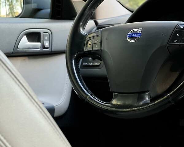 Вольво В50 2009 в Радивилове на Automoto.ua Серый Вольво В50, объемом двигателя 1.6 л и пробегом 275 тыс. км за 6900 $, фото 11 на Automoto.ua