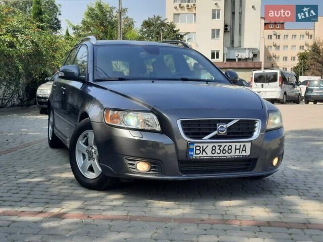 Вольво В50 2009 в Радивилове на Automoto.ua Серый Вольво В50, объемом двигателя 1.6 л и пробегом 275 тыс. км за 6900 $, фото 7 на Automoto.ua