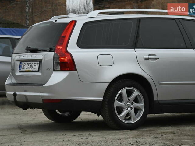 Сірий Вольво V50, об'ємом двигуна 2 л та пробігом 240 тис. км за 7800 $, фото 13 на Automoto.ua