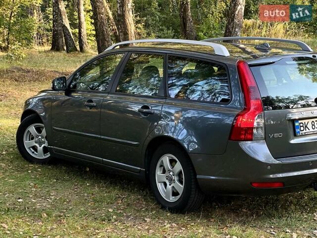 Вольво В50 2009 в Радивилове на Automoto.ua Серый Вольво В50, объемом двигателя 1.6 л и пробегом 275 тыс. км за 6900 $, фото 10 на Automoto.ua