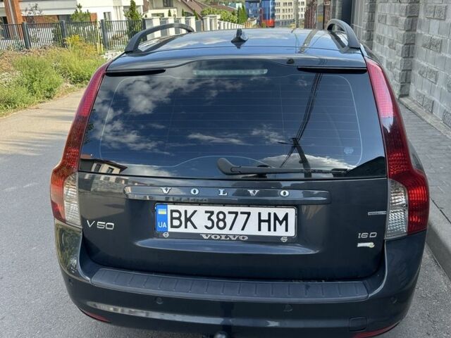 Серый Вольво В50, объемом двигателя 1.6 л и пробегом 265 тыс. км за 6550 $, фото 1 на Automoto.ua