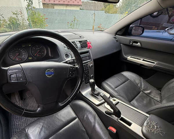 Серый Вольво В50, объемом двигателя 1.6 л и пробегом 240 тыс. км за 5500 $, фото 5 на Automoto.ua