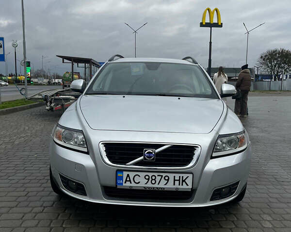 Серый Вольво В50, объемом двигателя 2 л и пробегом 264 тыс. км за 8500 $, фото 15 на Automoto.ua