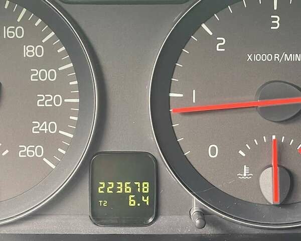 Серый Вольво В50, объемом двигателя 1.56 л и пробегом 223 тыс. км за 7500 $, фото 15 на Automoto.ua