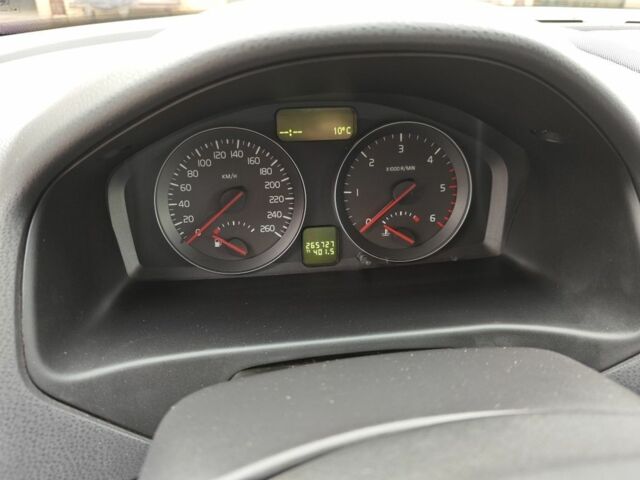 Серый Вольво В50, объемом двигателя 1.6 л и пробегом 265 тыс. км за 8999 $, фото 6 на Automoto.ua